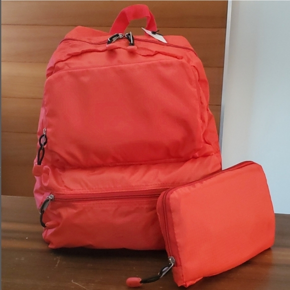 Convertible Backpack Red Folds Pouch Zipper Pocket Rip Stop Travel Lightweight - Picture 1 of 9